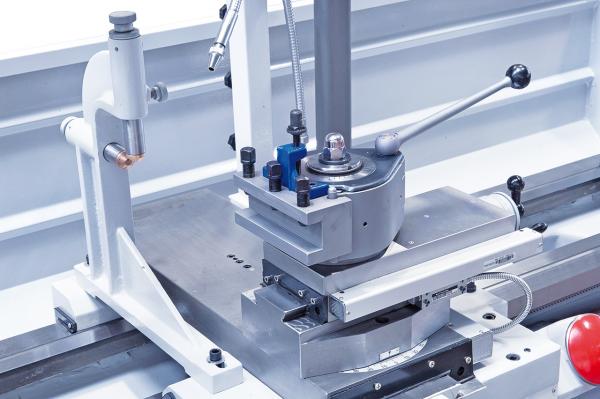 Bernardo Universaldrehmaschine Titan 560 x 2000 Pro Vario